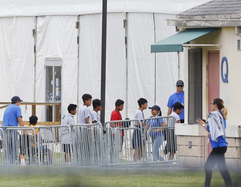 Agencia federal reconoce que, de nuevo, perdió el rastro de niños inmigrantes