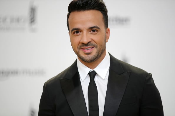 Esposa de Luis Fonsi quiere ‘humillar’ a Celia Lora en bikini (FOTOS)
