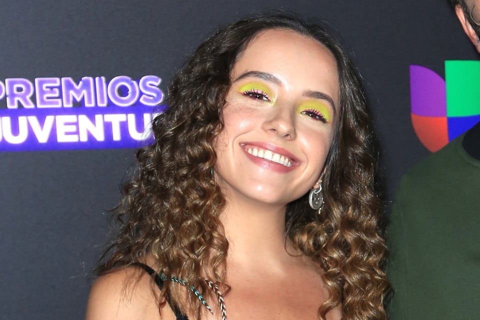 Evaluna Montaner enseña su abdomen plano en video haciendo sensual baile pero un fan le reclama: «Y eso que es cristiana».