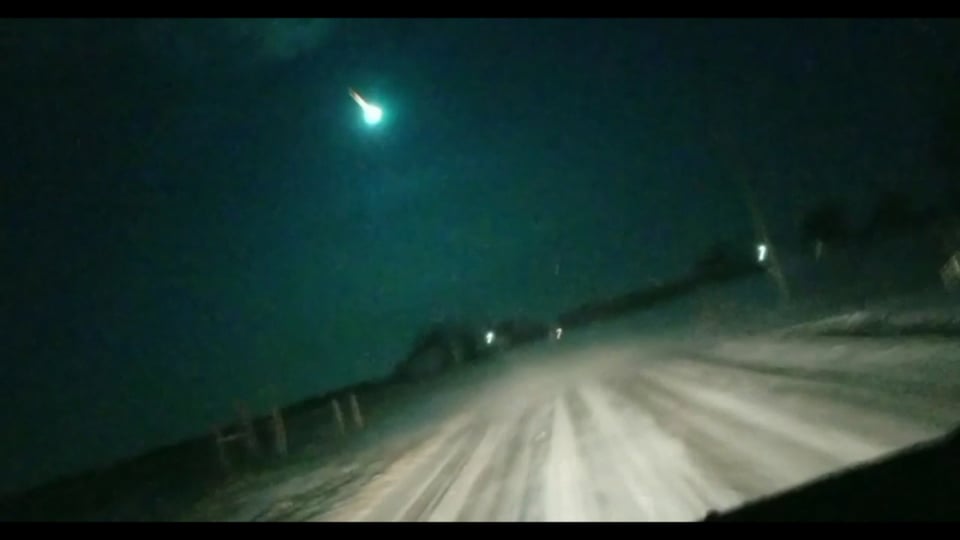 Meteoro se convierte en bola de fuego al cruzar el cielo de Missouri (4 VIDEOS y FOTO)