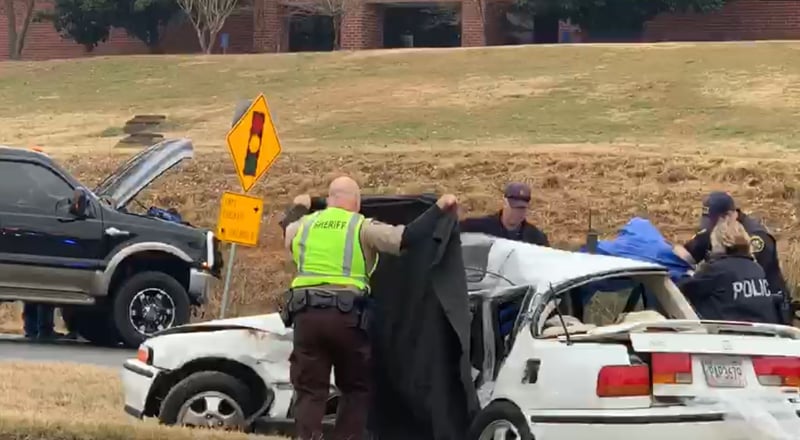 Accidente fatal cobra la vida de dos jóvenes latinas