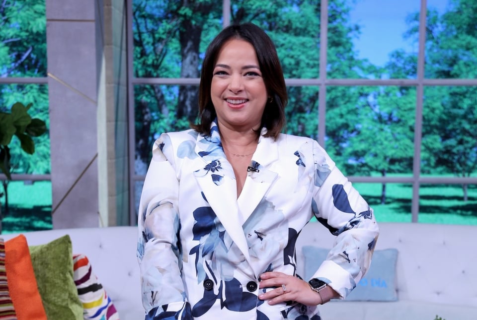 Adamari López reaparece en Un Nuevo Día en apretado vestido resaltando los kilos perdidos (FOTO)