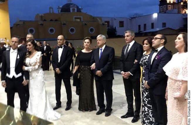 López Obrador responde a críticas sobre lujosa boda de colaborador