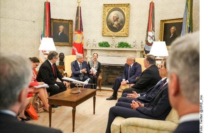 Revelan de qué hablaron en su reunión Trump y AMLO; muestran regalos (FOTOS)