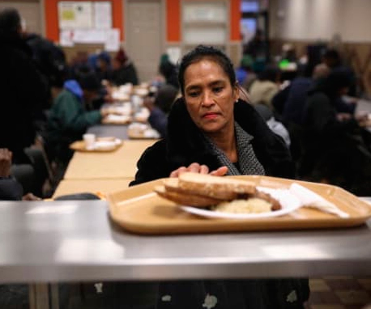 Adelantarán ‘food stamps’ de abril en algunos estados