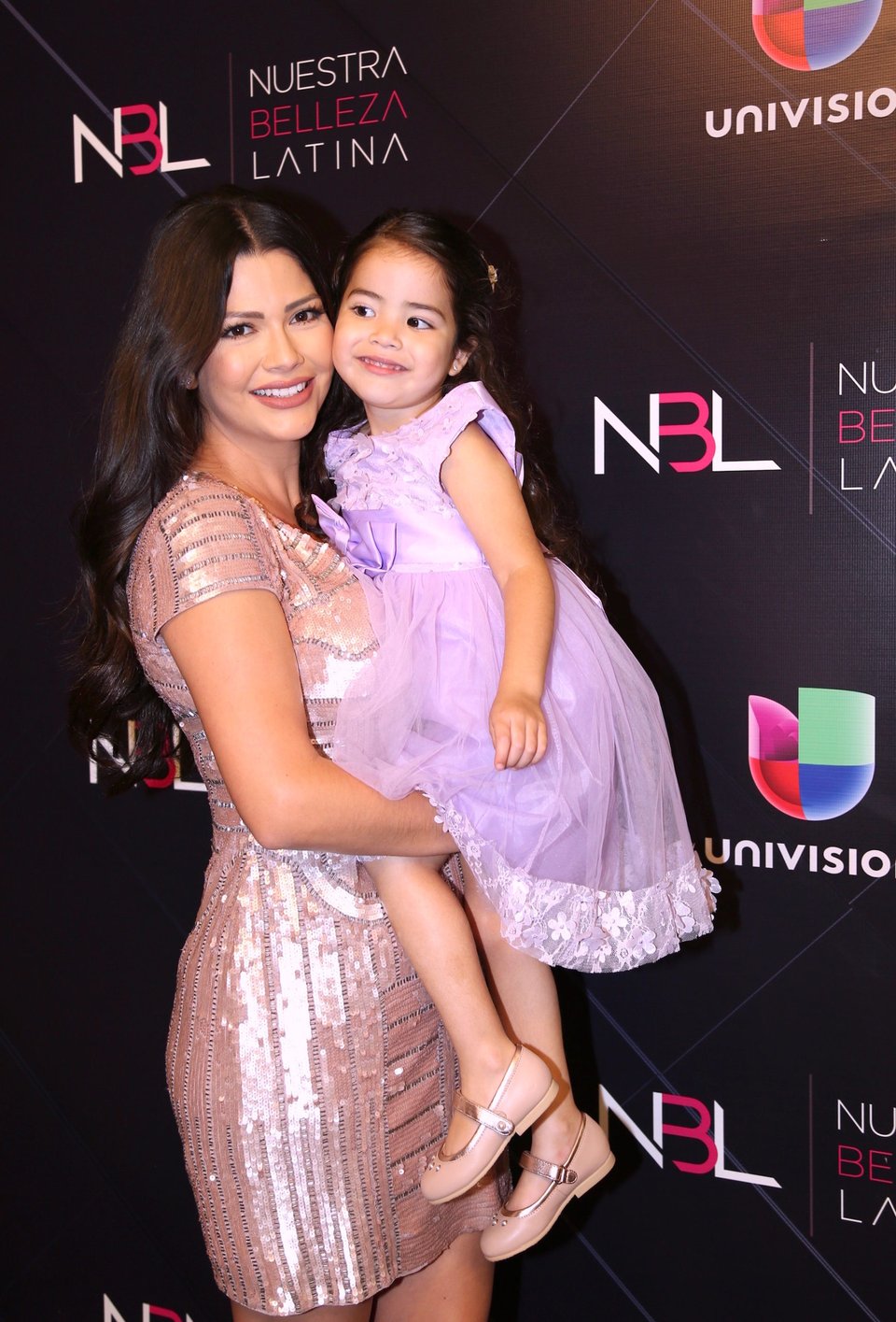 Atacan en redes sociales a Ana Patricia y su pequeña hija Giulietta (FOTO)