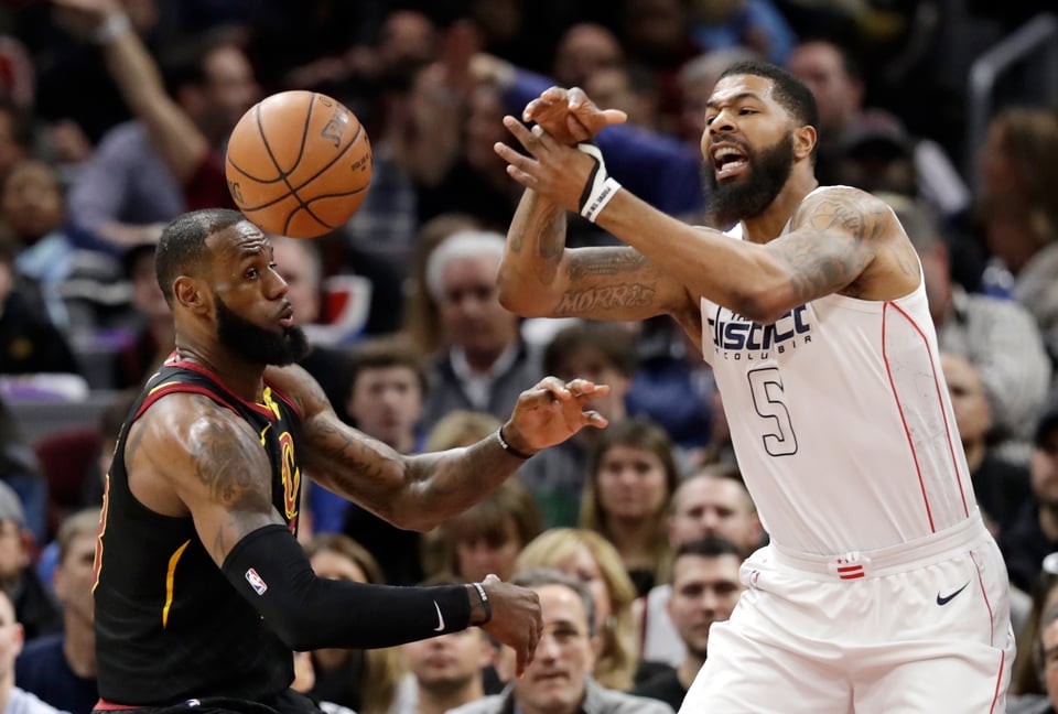 Filtran video del momento en que Lebron James se entera de la muerte de Kobe Bryant (VIDEO)