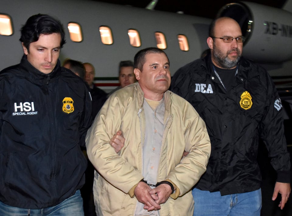 ¿Mejor que Jennifer Lopez? Doble de esposa del Chapo posa más atrevida que JLo (FOTOS) featured image