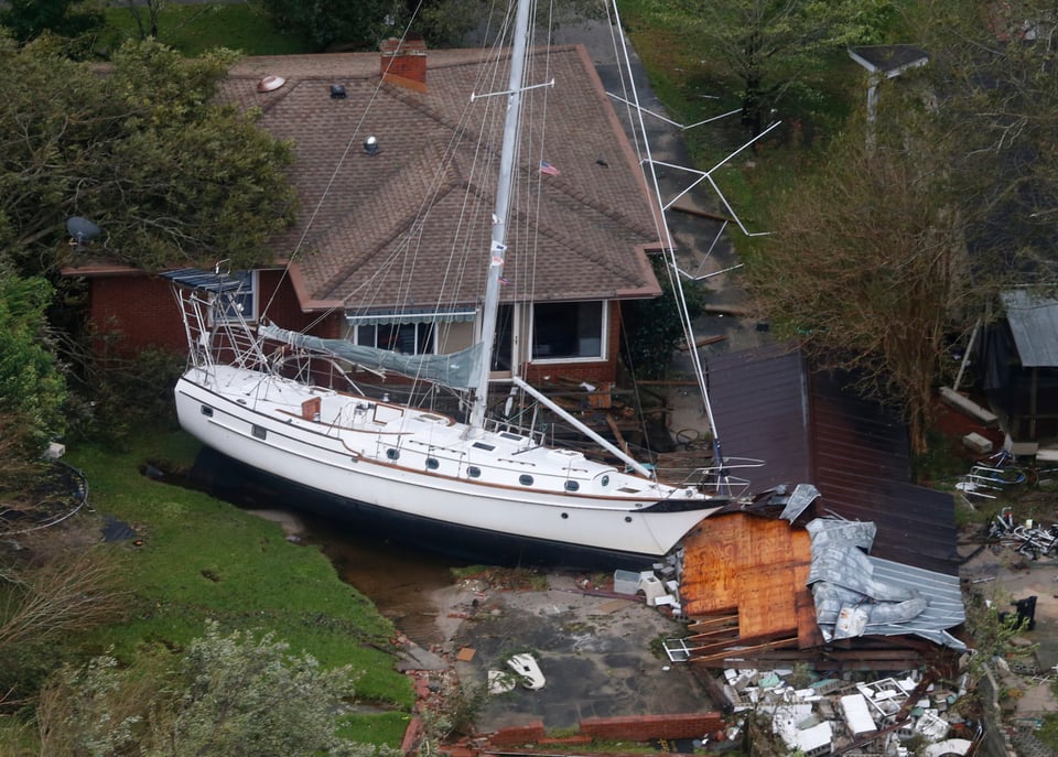 Aumentan a 14 los muertos por Florence, que se degrada a depresión tropical