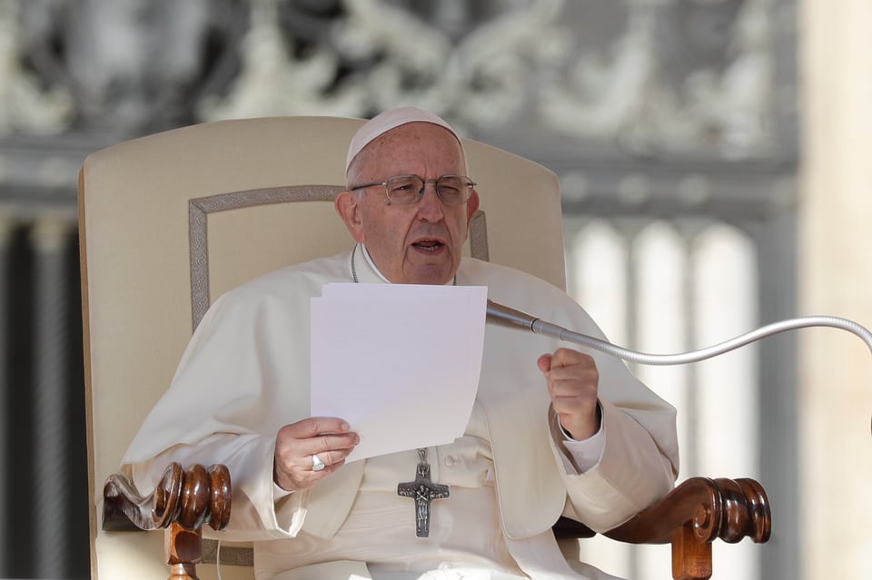 Papa acepta renuncia del cardenal de Washington por encubrir abusos