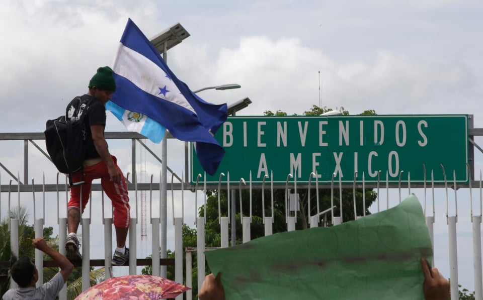 ÚLTIMA HORA: Regresan a Honduras 2 mil migrantes de la caravana (FOTOS)