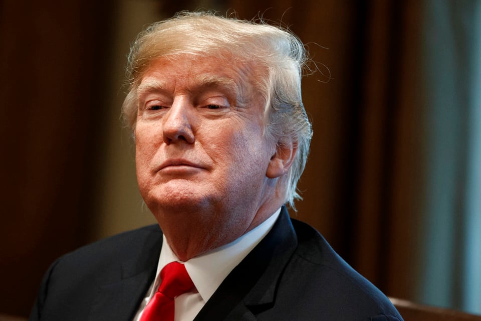 Fuerte caída en Wall Street por comentarios de Donald Trump