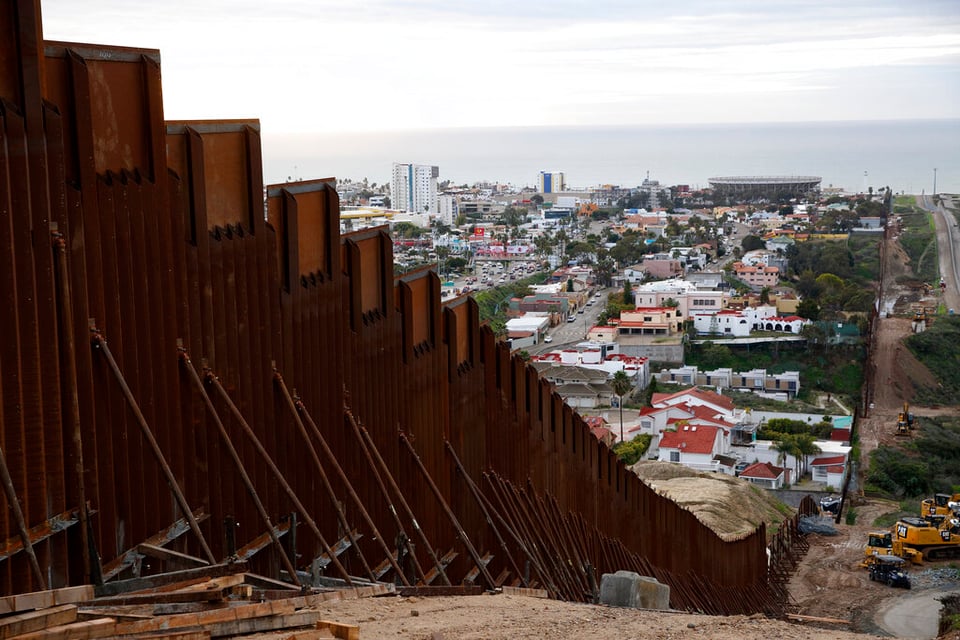 Gobierno de Trump se enfrenta a nuevos retos para construir muro featured image