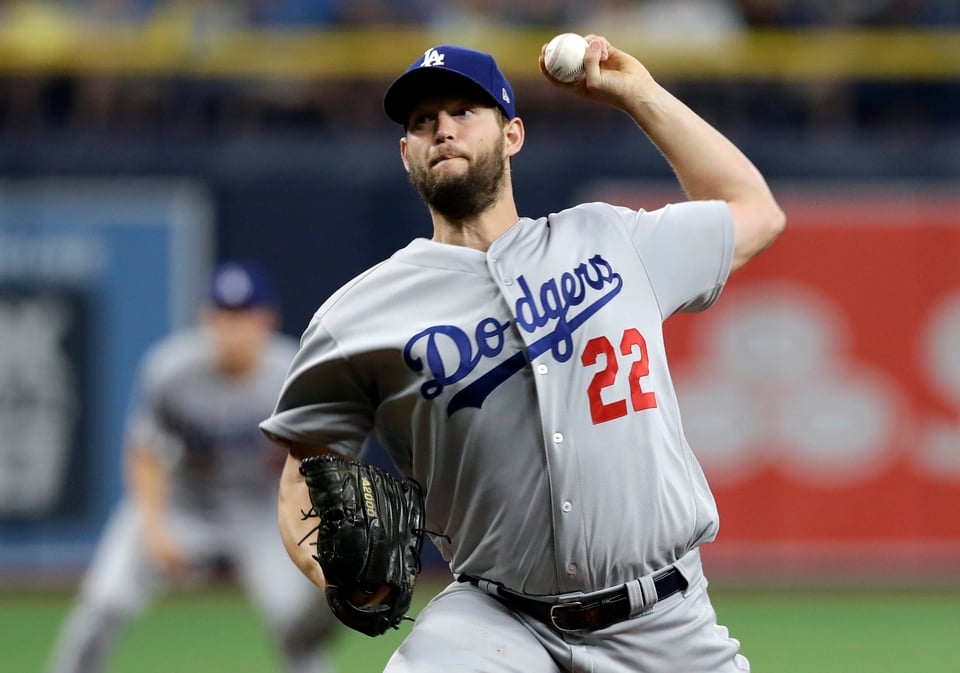 Gigantes superan a Bravos 4-3 y Dodgers derrotan 7-3 a los Rays