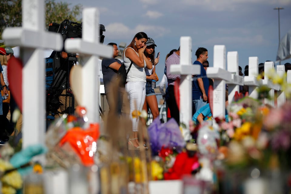 Identifican a cartera hispana como una de las víctimas del tiroteo en Texas