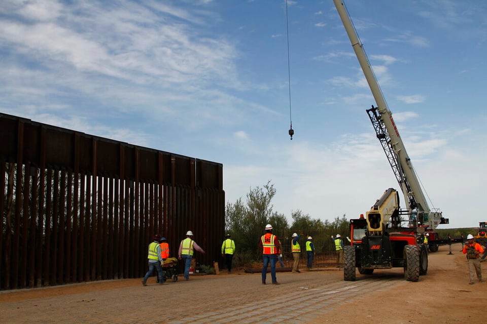 Arizona inicia construcción de muro con fondos militares featured image