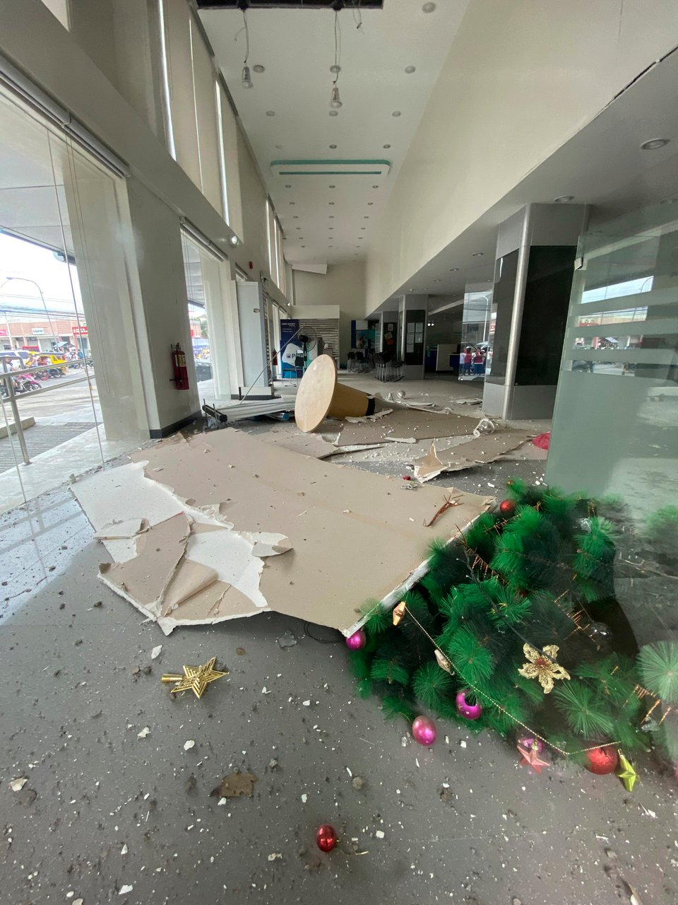 Fuerte sismo sacude Filipinas y deja al menos tres muertos (VIDEOS)