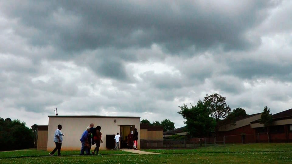 Tornados amenazan otra vez el sur de Estados Unidos y emiten alerta para hoy domingo
