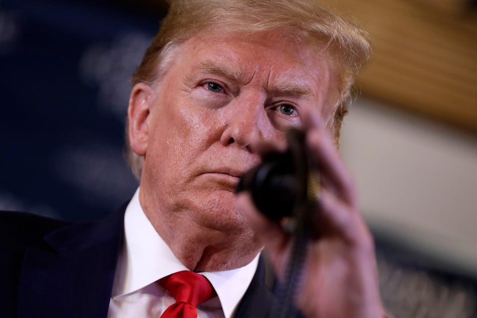 ¿Se pudo evitar? Trump minimizó advertencias del coronavirus y ahora retuitea llamado a despedir a Fauci featured image