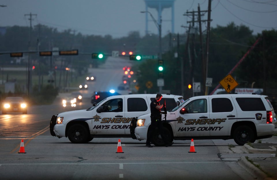 Texas: Emboscada deja un policía muerto y dos heridos