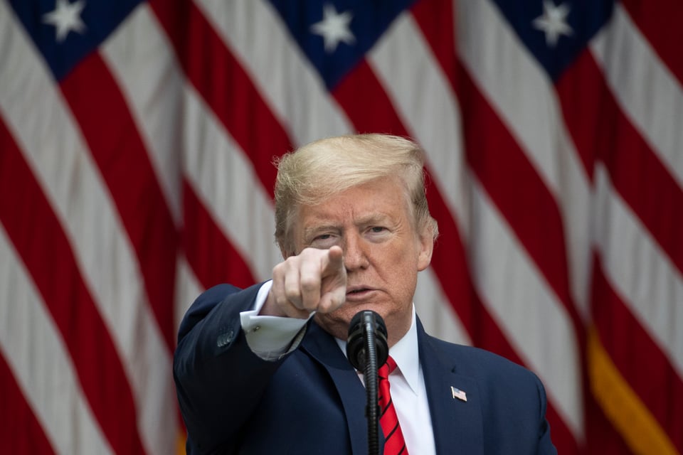 Expertos dicen que Trump necesitaría un «milagro» para acertar tiempo de desarrollo de vacuna