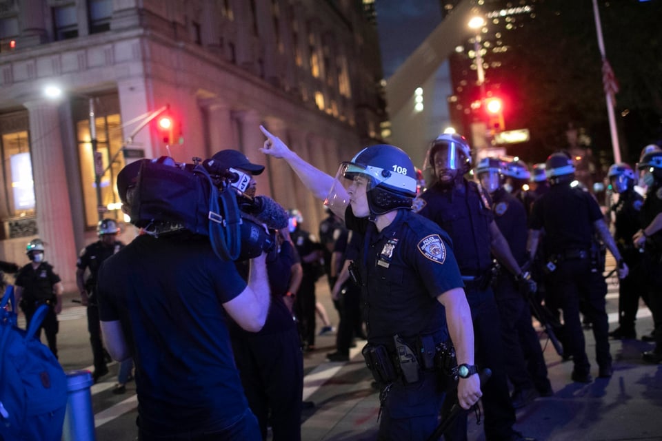 Tras asesinato de Floyd, Nueva York propone nuevas leyes contra abusos policiales featured image