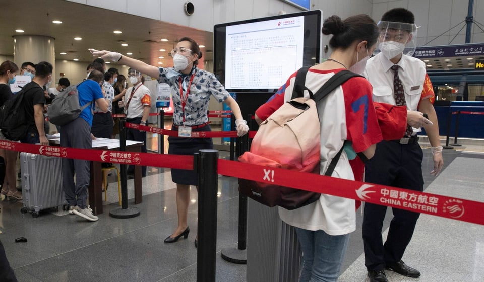 Vuelos cancelados en China ante preocupación por rebrote de COVID-19