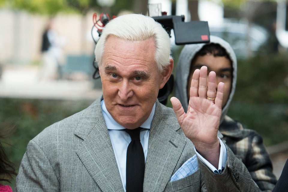 Trump tacha de criminales a Biden y Obama tras conmutar la condena a su amigo Roger Stone