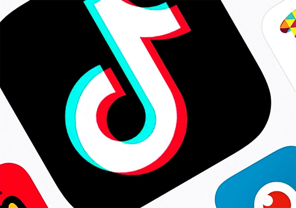 Usuario de TikTok graba el momento en que un acosador entra a su casa
