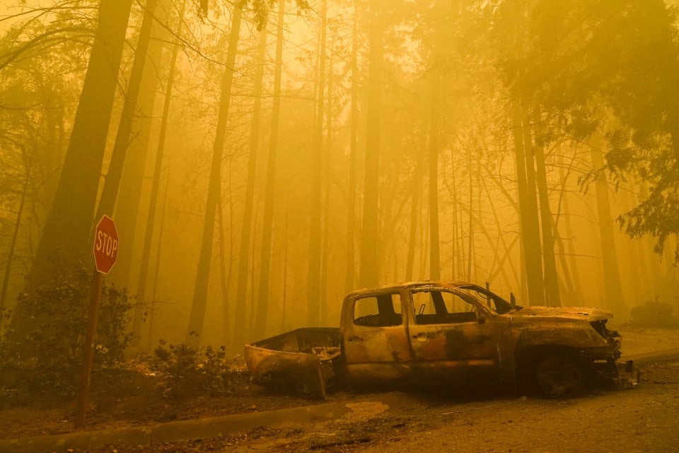 Trump emite declaración de desastre por incendios en California