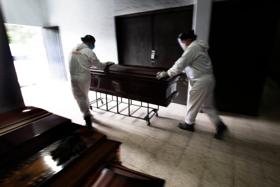 Papás hispanos mueren de coronavirus y dejan a 5 niños (FOTOS) featured image