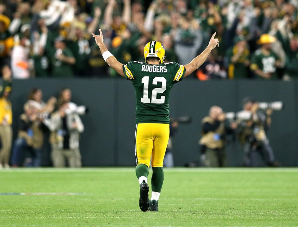 Aaron Rodgers superó lesión y lideró remontada épica de los Packers ante Bears