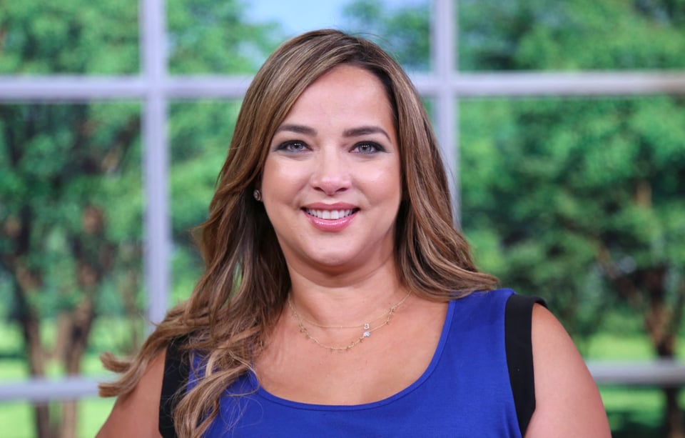 Justo cuando Adamari lucía increíble, Águeda López sorprende en bikini