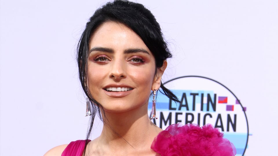 Aislinn Derbez | Biografía featured image
