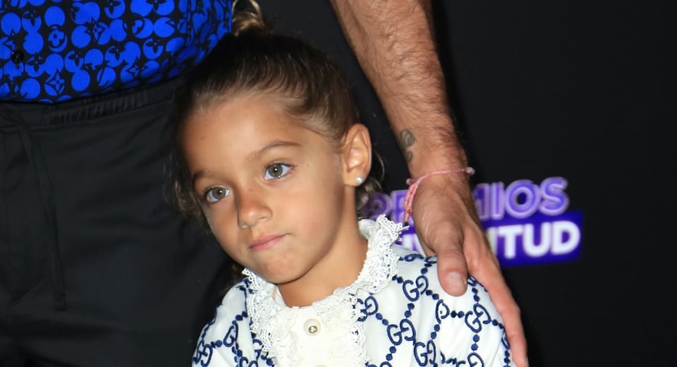 Aitana vs Alaïa: Esposa de Eugenio Derbez presume a su niña y esposo de Adamari López no se queda atrás (FOTOS) featured image