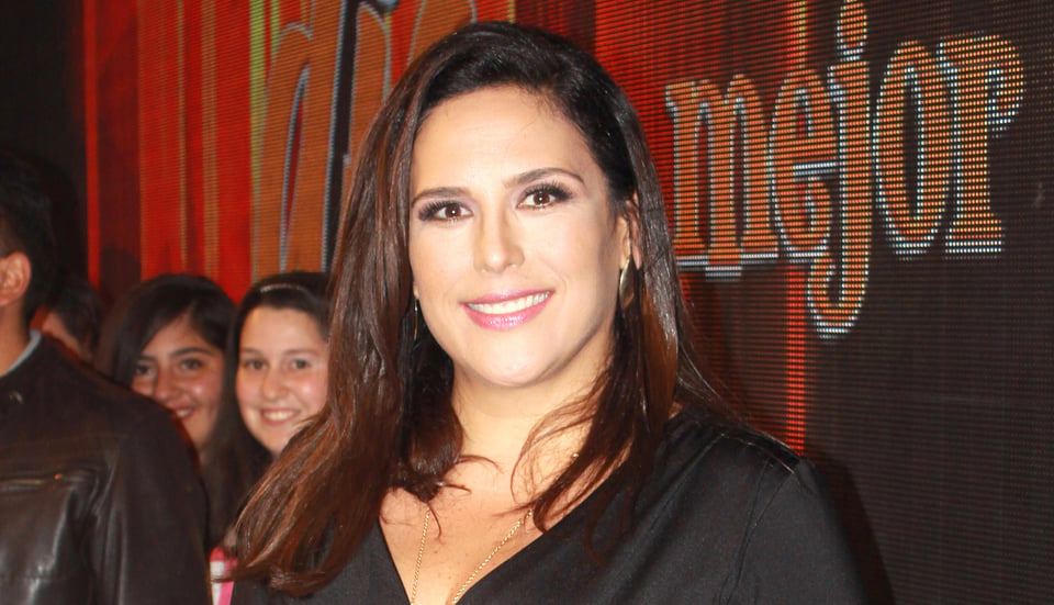 Adamari López y Larry Hernández se impresionan con la hija de Angélica Vale y comentan featured image