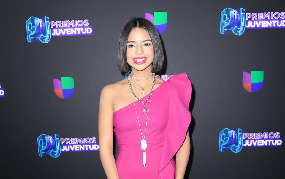 Ángela Aguilar aparece en su foto más provocativa y desbanca a la hija del Buki (FOTOS)