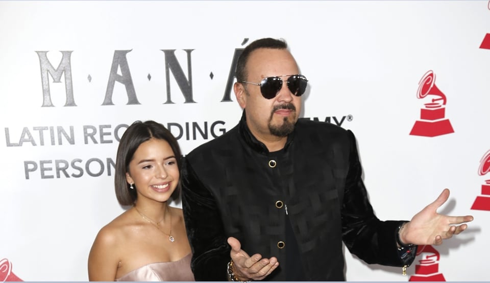 Aneliz, hija mayor de Pepe Aguilar quiso imitar a su hermana Ángela Aguilar copiándole un sexy top y le sale mal (FOTOS)
