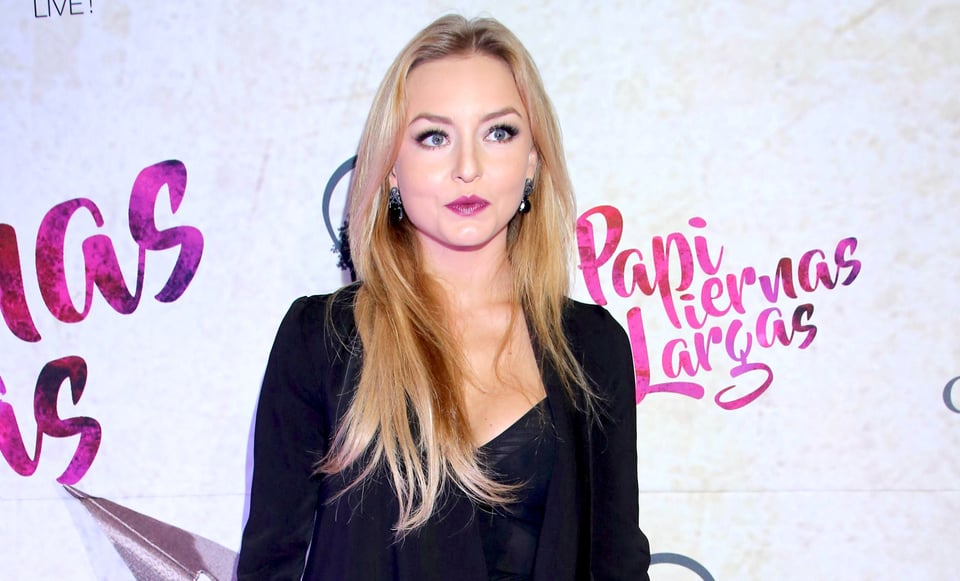 Angelique Boyer muestra sus pechos y deja expuesta su intimidad (FOTO)