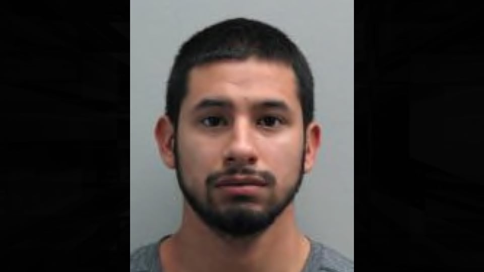 Hispano de Houston es acusado del asesinato de un sargento de policía