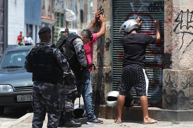 Mueren al menos 17 traficantes de drogas en enfrentamiento con la Policía en Brasil