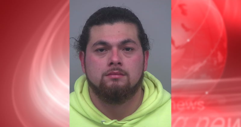 Con machete en mano latino persigue a la nueva pareja de su exmujer