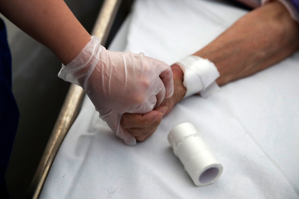 Asocian hormigueo en manos y pies en pacientes de coronavirus al Síndrome Guillain-Barré