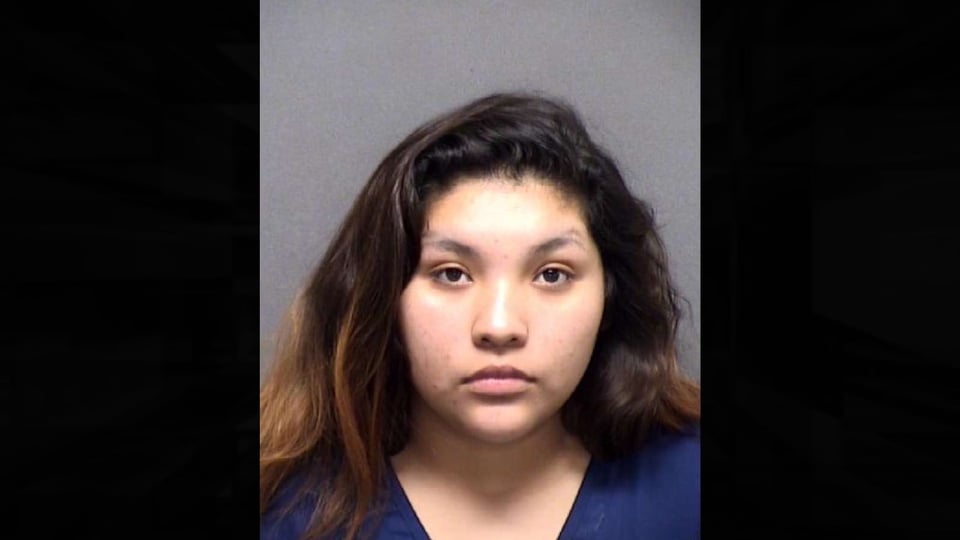Texas: Joven hispana ataca a su novio a cuchilladas porque estornudó accidentalmente en ella
