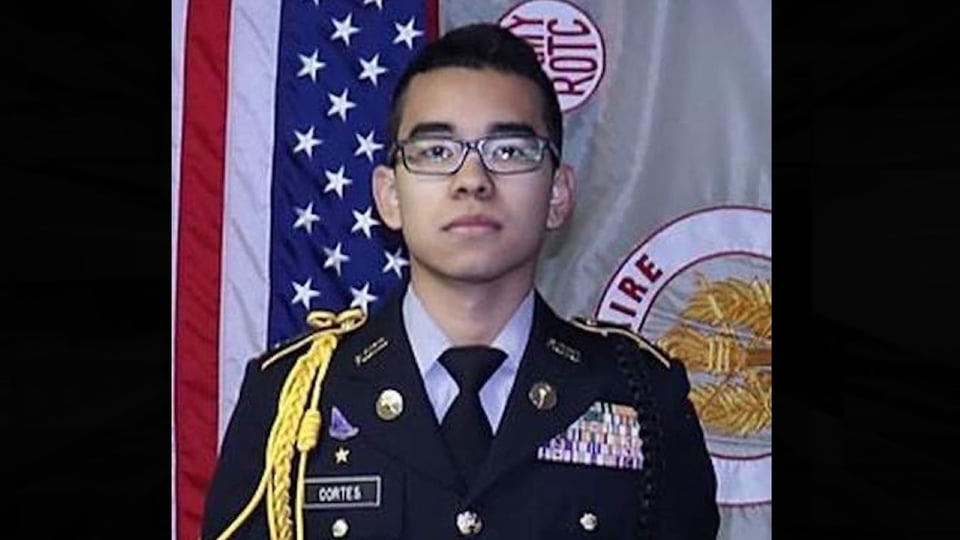 El hispano César Cortés es la víctima del tiroteo en preparatoria de Texas