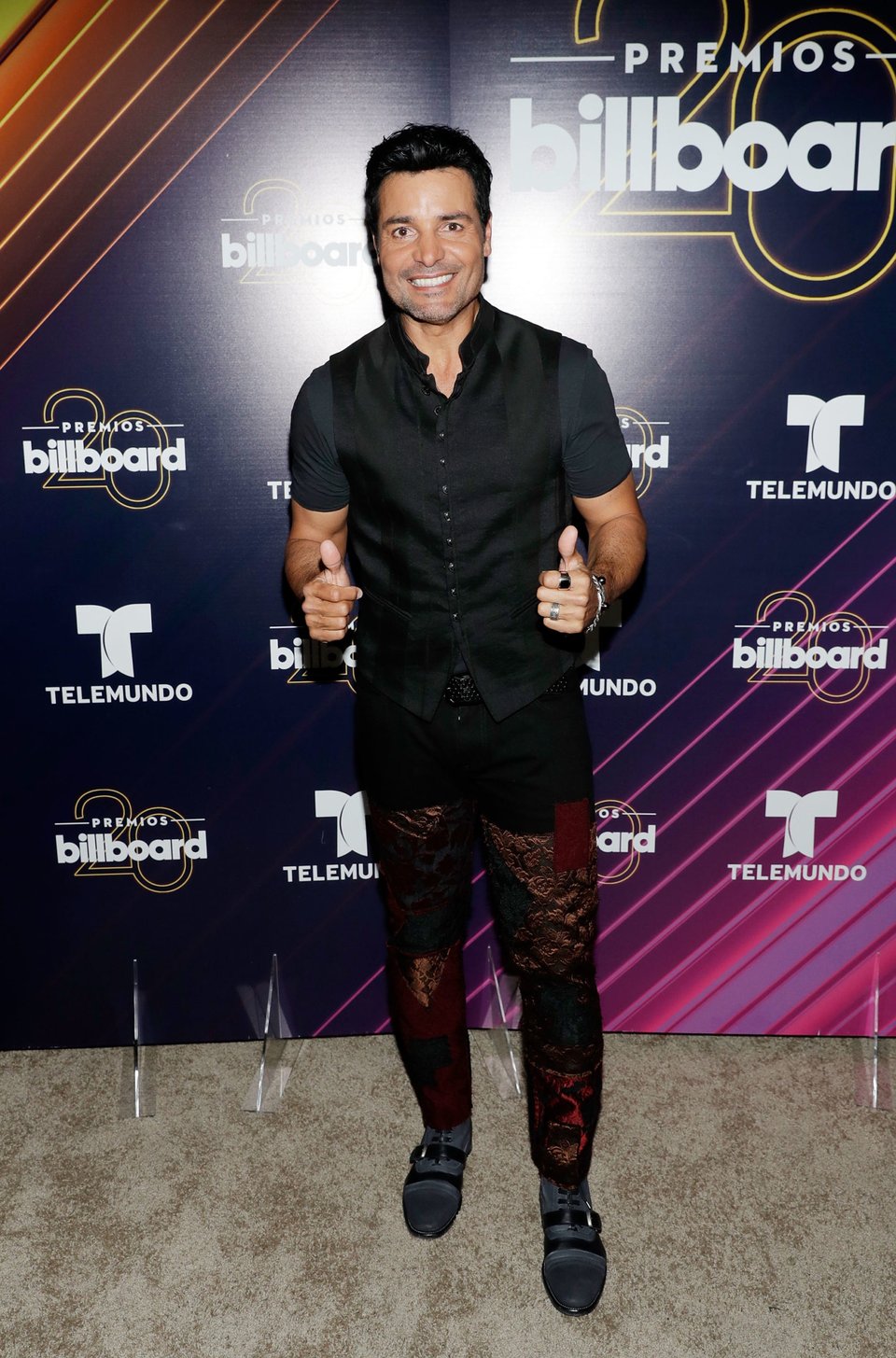 Un talentoso vagabundo se convierte en el doble de Chayanne (VIDEO)