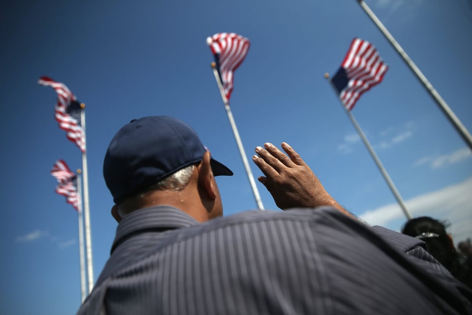 Demanda contra USCIS por no agilizar ciudadanía para que miles se inscriban para votar