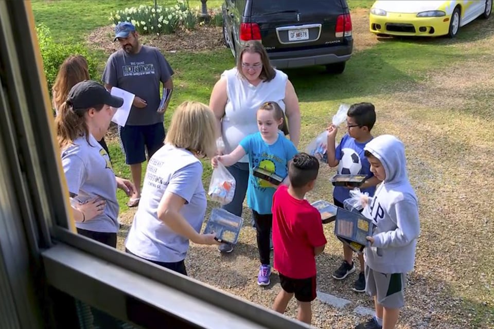 Comidas gratis para niños en Gwinnett, Georgia, por crisis del coronavirus