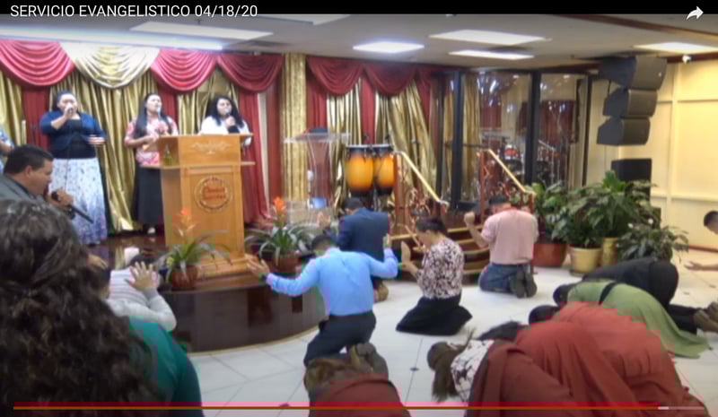 Crónica: Contra todo pronóstico, iglesia insiste en realizar reuniones masivas