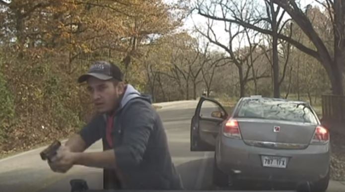 Retiran DACA a inmigrante que protagonizó tiroteo tras parada de tráfico (VIDEO)